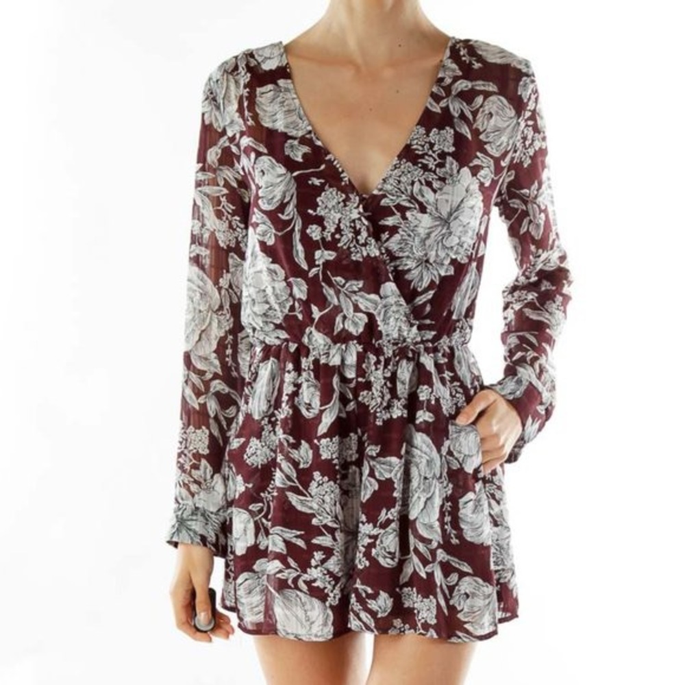 ASTR deep red / maroon floral long sleeve romper